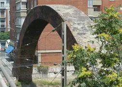 La cimbra del puente de Viana