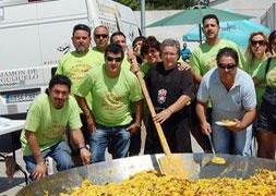 Más de 2.000 personas disfrutan de una gran paellada en Guijuelo