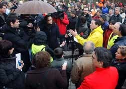 Participantes de La Marcha Internacional Pro Autovía A-11 (vial del Duero) reivindican la construcción de una vía rápida que comunique Zamora con la frontera lusa. /ICAL