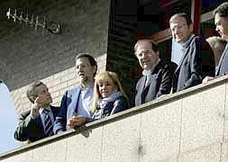 El presidente nacional del PP, Mariano Rajoy, acompañado por el presidente de la Junta, Juan Vicente Herrera, en León / Carlos S. Casares