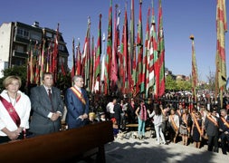 Miles de leoneses honran a la Virgen del Camino y a San Froilán en un año marcado por "la crisis"
