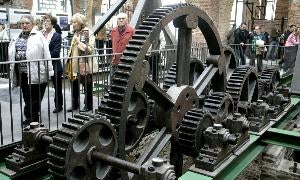 Visitantes en el Museo de la Siderurgia. /Carlos Campillo