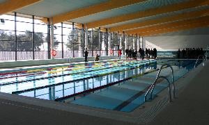 El Ayuntamiento de Arévalo reduce el tiempo de apertura de la piscina cubierta para ahorrar 5.000 euros mensuales