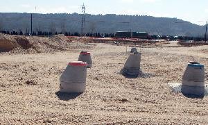 Obras paralizadas en el polígono Canal de Castilla. / H. Sastre