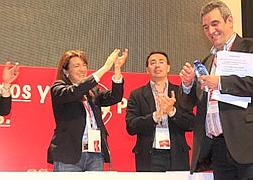 Julio Villarrubia recibe una ovación tras ser nombrado secretario regional del PSOE / Ramón Gómez
