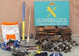 Dos detenidos cuando robaban material de la antigua línea ferrea 'Vía de la Plata' en San Martín de Torres
