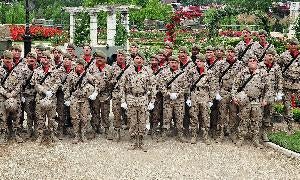 El Ejército recibe con 21 salvas la llegada del Rey a la Plaza Mayor