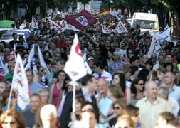 León se echa a la calle para protestar contra los recortes del Gobierno