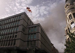 El fuego en el Ayuntamiento de León / Ical
