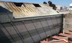Parte superior del edificio del Ayuntamiento de León tras el incendio. / El Norte