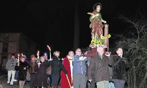 Procesión nocturna de las lámparas en Vallejo de Orbó.