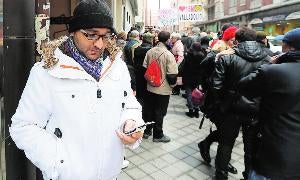 El 15-M impide el desahucio de una pareja con dos hijos pequeños