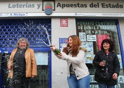 La administración nº 7 de Ponferrada (León), dónde se han repartido diez décimos del primer premio de la lotería del niño / Ical