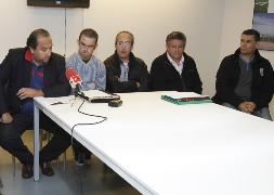 Martín, a la derecha, en la toma de posesión de la actual directiva. / J. Ruiz