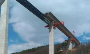 Tramo de la variante de Guardo donde ha ocurrido el accidente. / EL NORTE