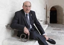 Juan Hernández Armenteros, en el Palacio de Santa Cruz./ G. Villamil