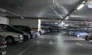 Estacionamiento de residentes de la avenida de Palencia. GABRIEL VILLAMIL