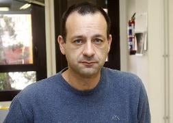 «Escribir es un proceso de exploración de mí mismo»