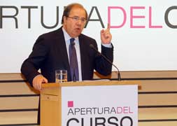 Juan Vicente Herrera durante la Apertura del Curso Económico./ Henar Sastre