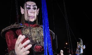 Salvador, la marioneta de once metros de altura que protagonizará la celebración. / EL NORTE