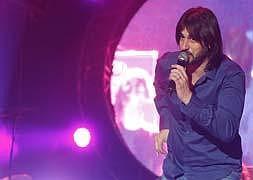 Melendi desplegó toda su fuerza en el concierto que ofreció en la Feria de Valladolid. / G. Villamil