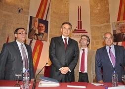 Zapatero reclama en Villalar a los políticos catalanes que vuelvan a la senda del diálogo