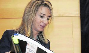 La consejera de Cultura, Alicia García, al inicio de la Comisión de Hacienda. / Leticia Pérez-Ical