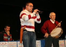 Víctor Sanz y Miguel Lobo, durante su interpretación ante Luis Ramos. / M. RICO
