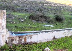 Manantial de la Fuente de Hontoria, uno de los dos que surten agua a Castrillo. / L. A. C.