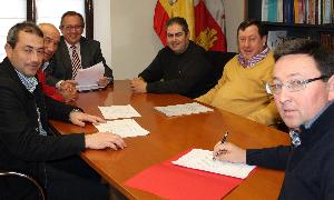 Reunión con el delegado de la Junta de los representantes de los municipios afectados. / El Norte