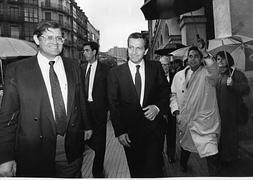 Adolfo Suárez en una visita a Valladolid en abril de 1991./ H. Sastre