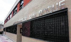 Imagen del centro parroquial de Carbajosa de la Sagrada, en el que daba catequesis el detenido por divulgación de pornografía infantil. / Word