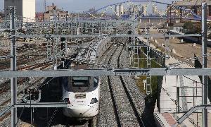 Fomento licita la construcción de protecciones acústicas para el AVE entre Valladolid, Palencia y León