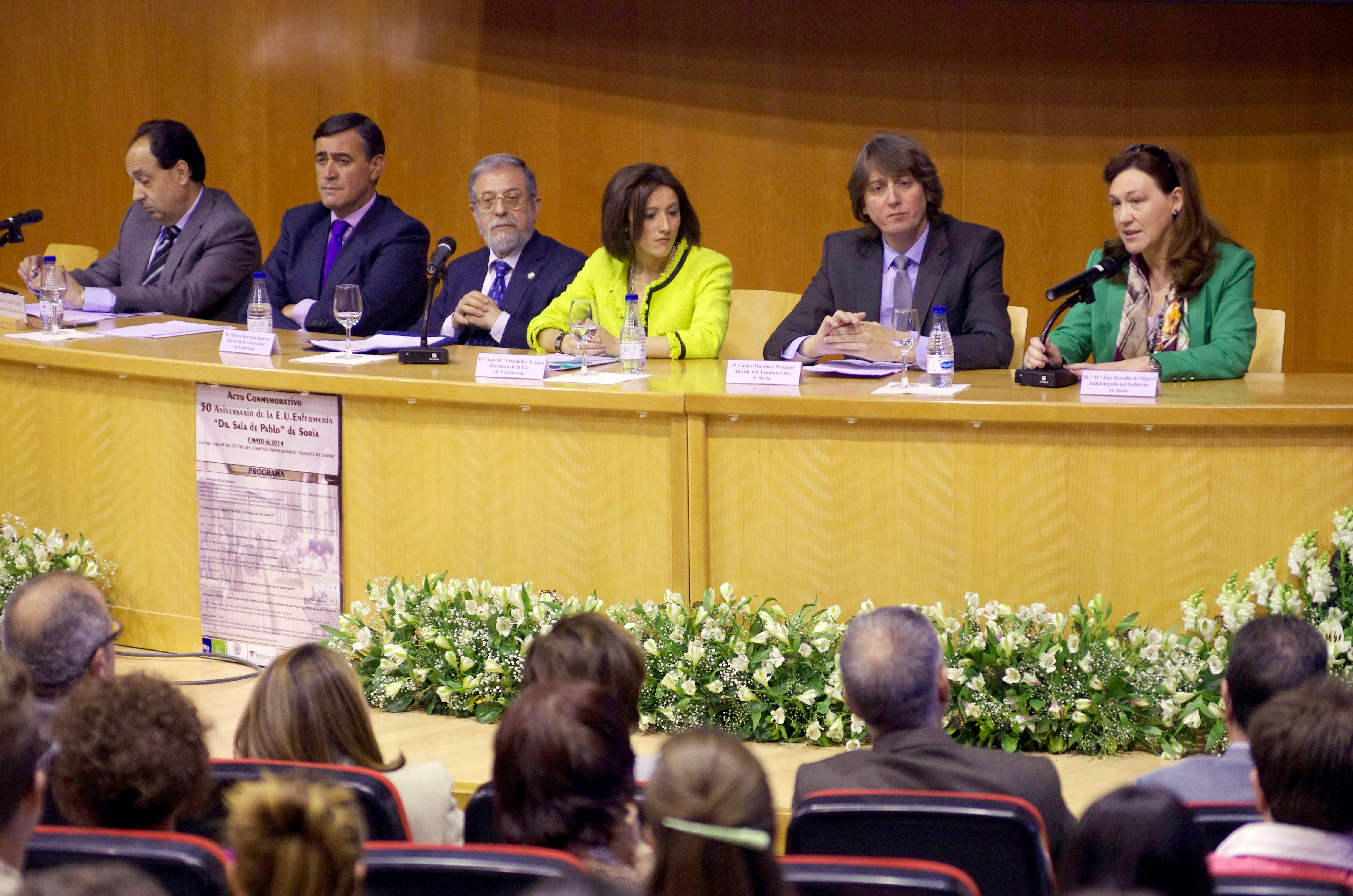 El rector de la UVA, Marcos Sacristan (3I), asiste al 50 aniversario de la Escuela Universitaria de Enfermerí­a de Soria. / Concha Ortega-Ical