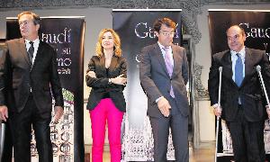 El director del Museo Pedro Pérez Castro, la consejera Alicia García, el alcalde Fernández Mañueco y Fernando Carpintero (Reale Seguros). / Almeida