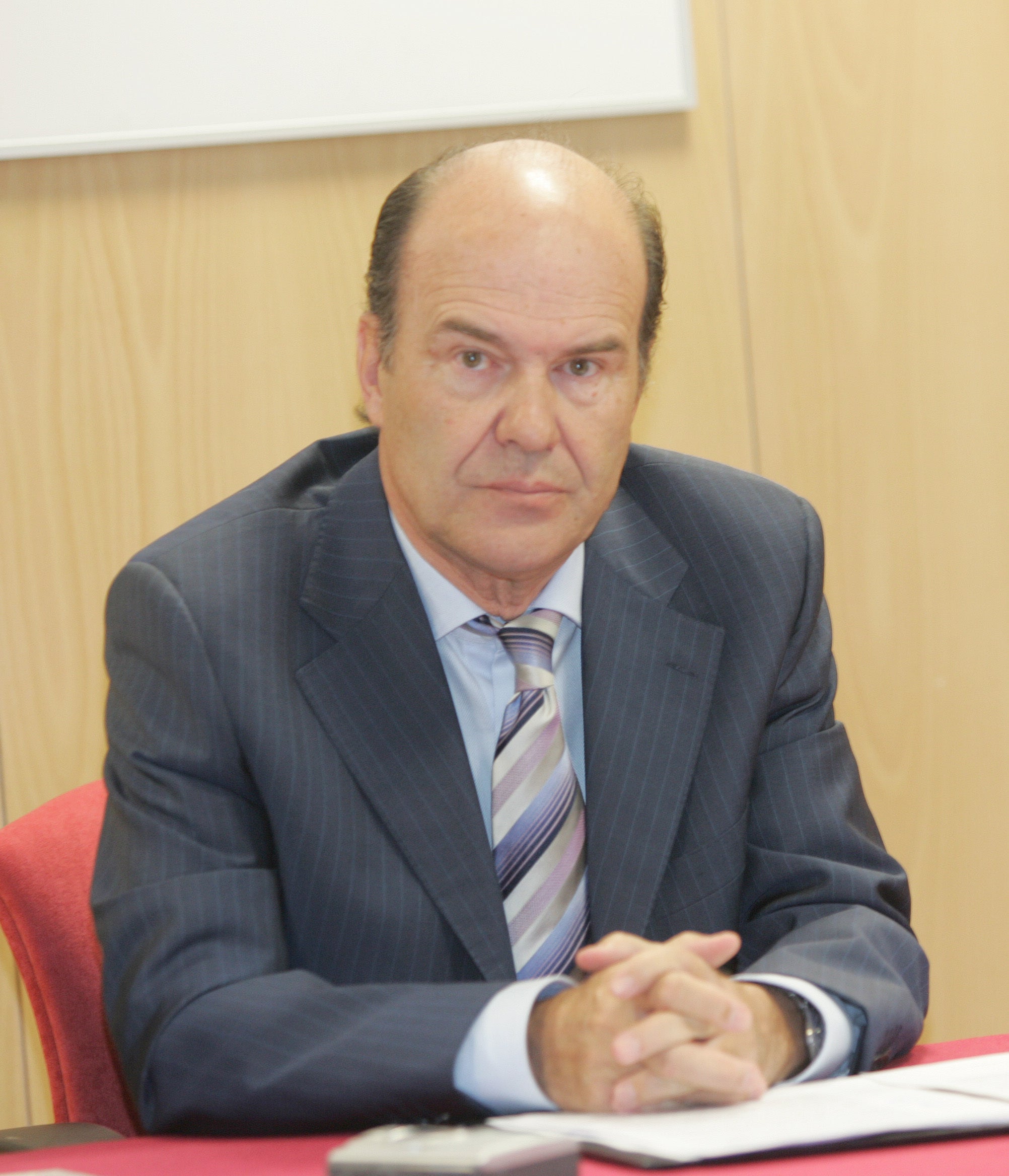 Sacyl prorrogó de forma ilegal la vida laboral del presidente del Sindicato Médico