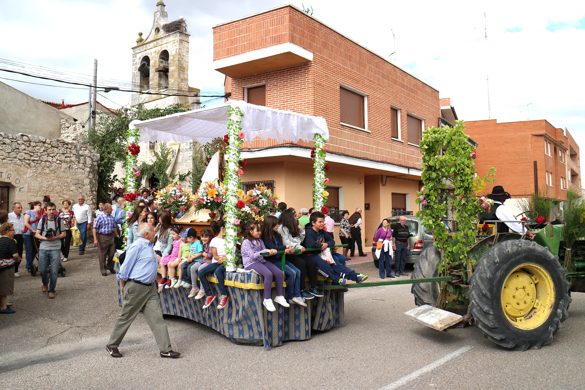 Asistentes a la Romería en Fuenlabradilla 