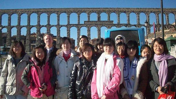 Segovia prevé atraer este año a 12.000 turistas chinos