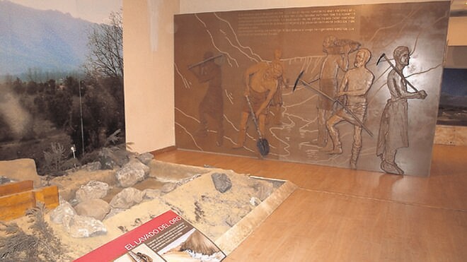 Una de las salas del Centro de Interpretación de la Minería Romana del Oro Las Cavenes en El Cabaco. M.J. GUTIÉRREZ