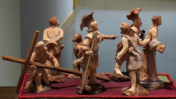Maqueta del paso con las siete figuras. 
