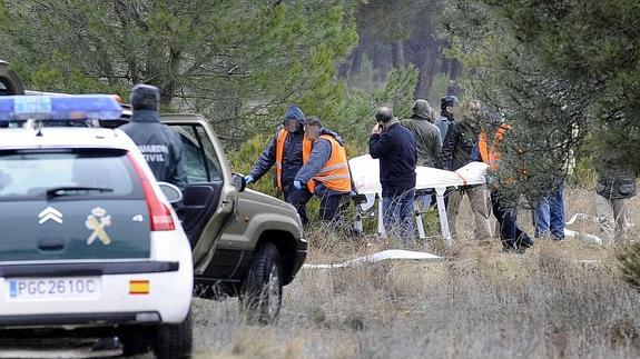 Traslado del cuerpo de un vecino de Barrio España que murió acuchillado en enero. 