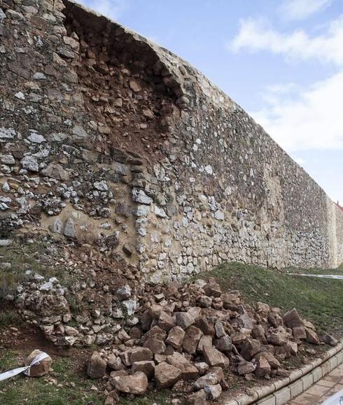 En febrero parte de la muralla se vino abajo como consecuencia de las lluvias