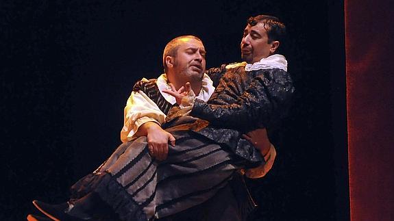 Una escena de la obra 'El Rey Perico y la dama tuerta', en la pasada edición del Festival de Teatro Clásico de Olmedo. 