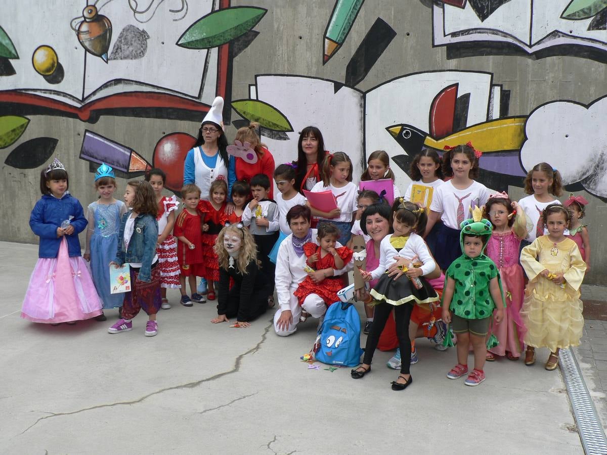 Un colorido desfile de disfraces infantil pone fin a las fiestas de La Cistérniga