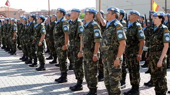 Militares de la Agrupación de Apoyo Logístico antes de partir a una misión de la ONU, en el Líbano. R.