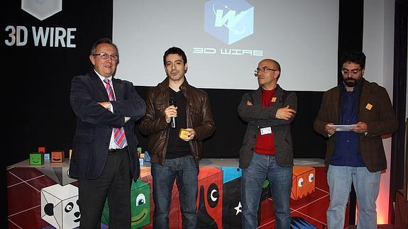 Daniel Blasco recibe el premio al videojuego más innovador en la pasada edición.