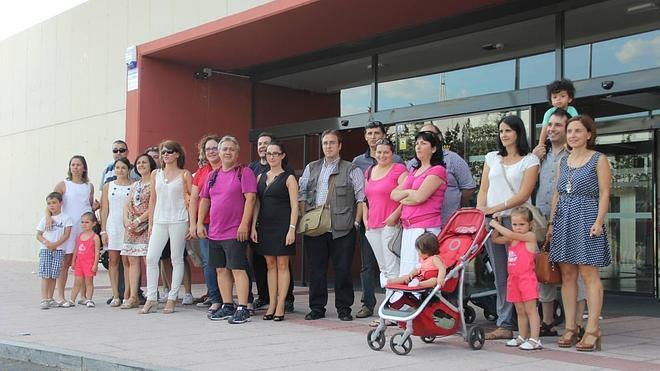 Algunos de los concentrados en la estación de autobuses de Ávila. 