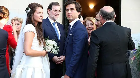 La hija de De Guindos da el 'sí quiero' en la Granja de San Ildefonso con Rajoy como testigo