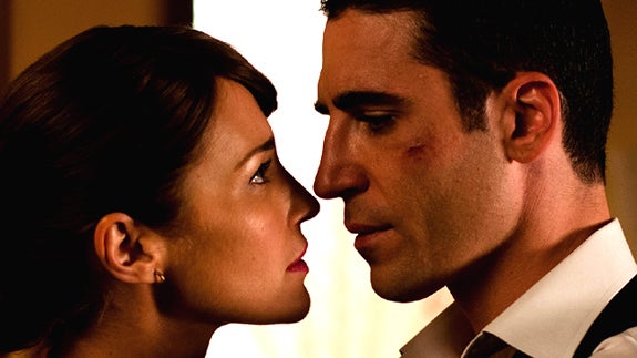 Paula Echevarría y Miguel Ángel Silvestre, en 'Velvet'