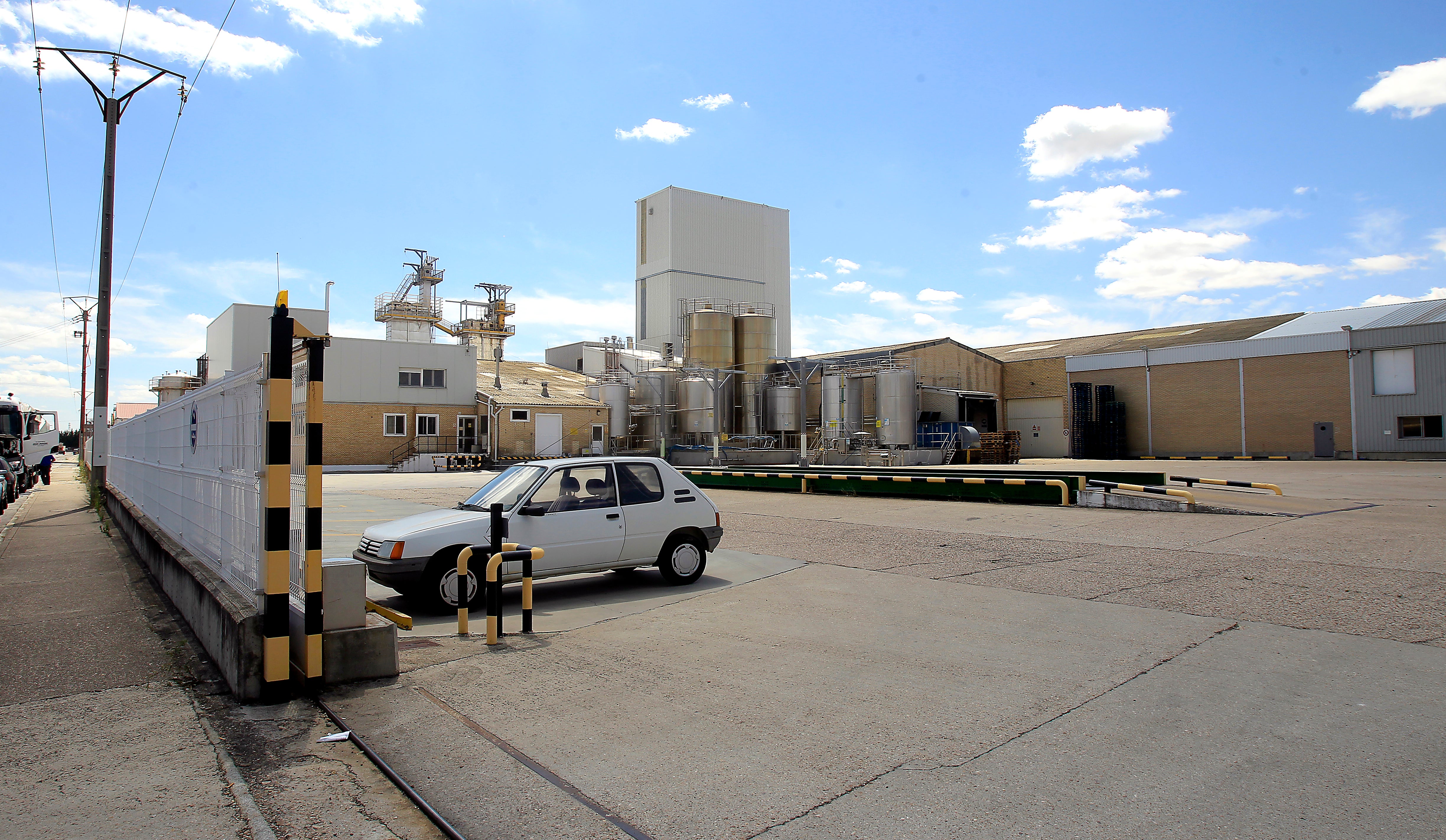 Las instalaciones vacías de Nutrexpa, la tarde de este miércoles tras el último turno de trabajo. 